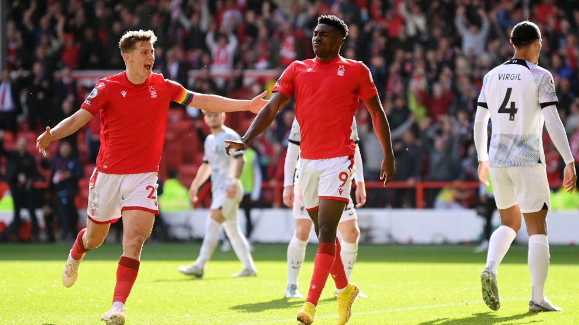 持了高水平 持了高水平